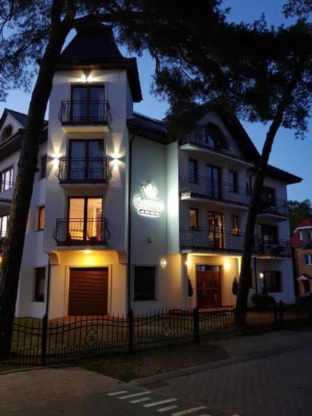 Villa Carmen Мендзиводзе Екстериор снимка